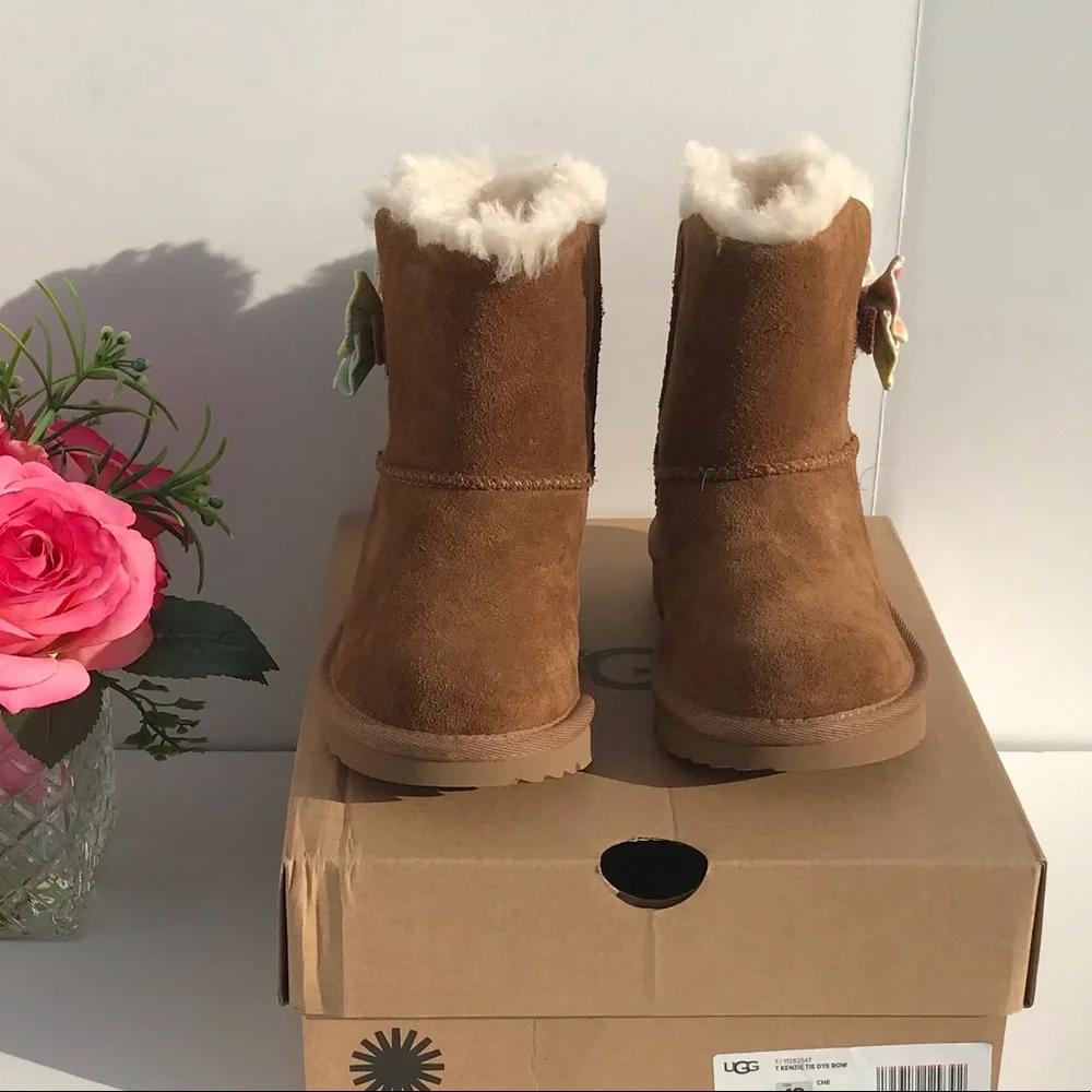 UGG Kenzie Tie Dye Bow